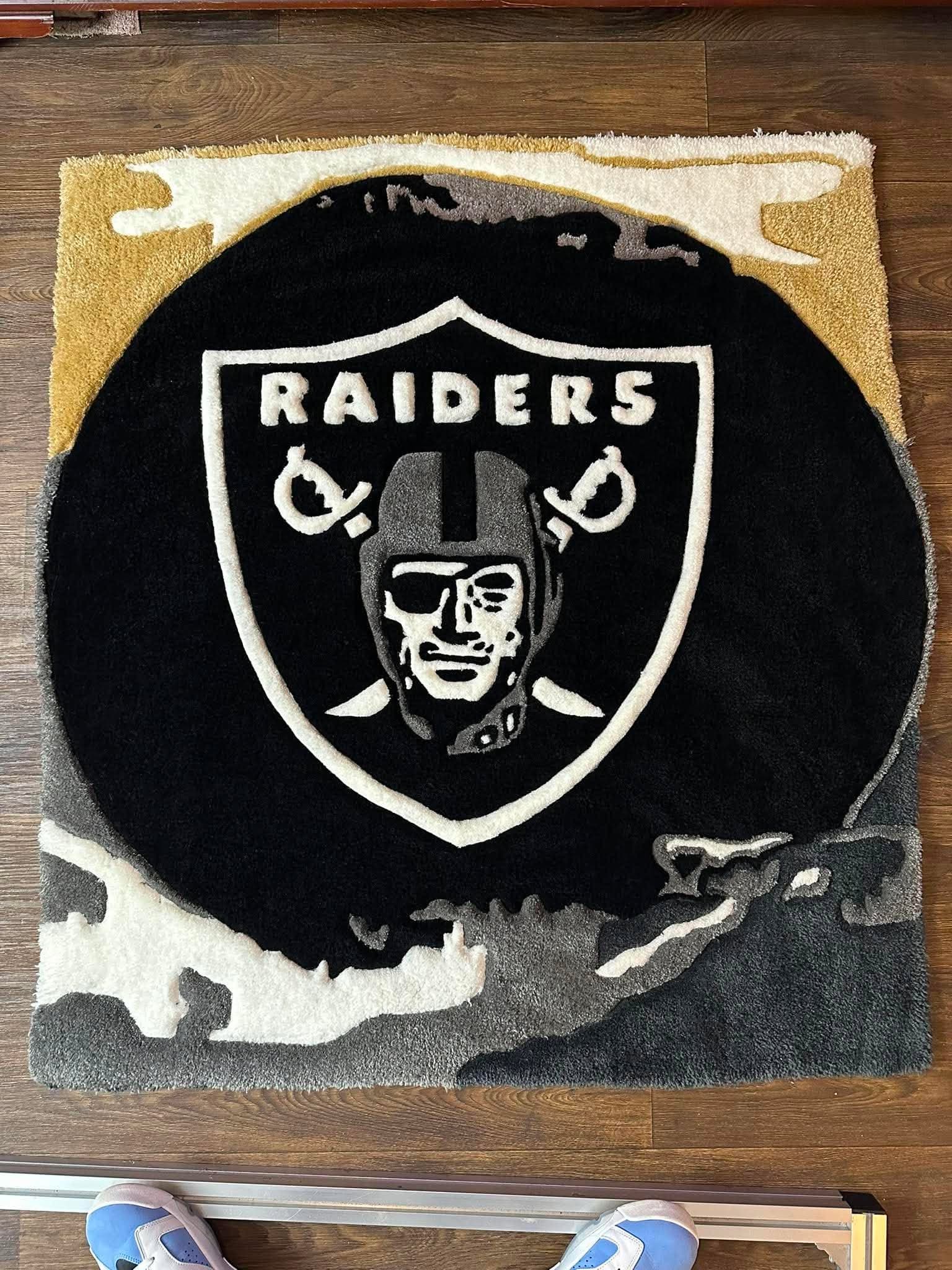 Custom tufted rug by Stubbs' Rugz