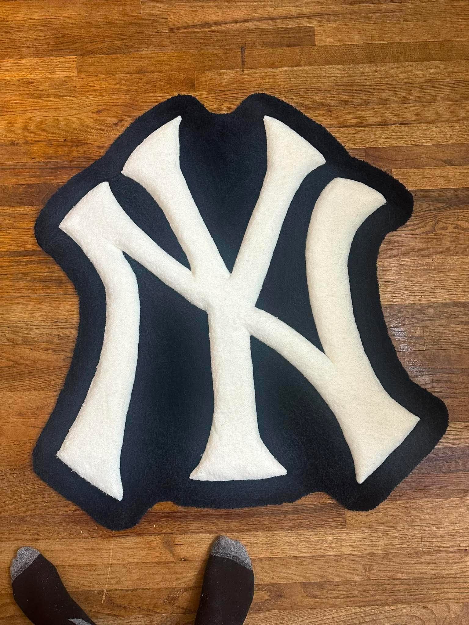 Custom tufted rug by Stubbs' Rugz